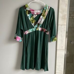 Elegant Green Floral V-Neck Tunic